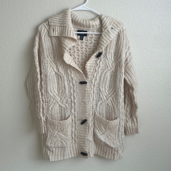 American Eagle Outfitters Cable Knit Cardigan Shawl Collar Pockets Cream XS/S‎ - Picture 1 of 10